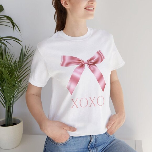 Pink Bow Coquette T-Shirt, XOXO Shirt, Cute Coquette Pink Bow T-Shirt - Picture 9 of 11